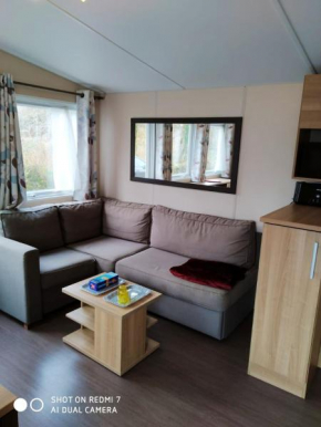 Bungalow de 2 chambres avec piscine partagee terrasse amenagee et wifi a Pont Aven